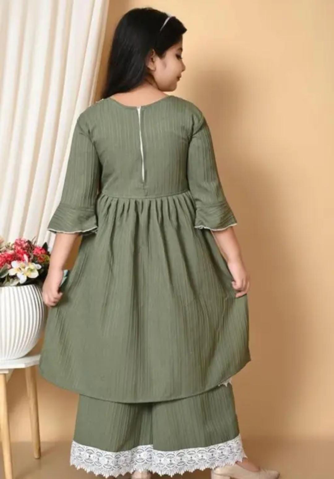 Elegant Girls Ethnic Outfit